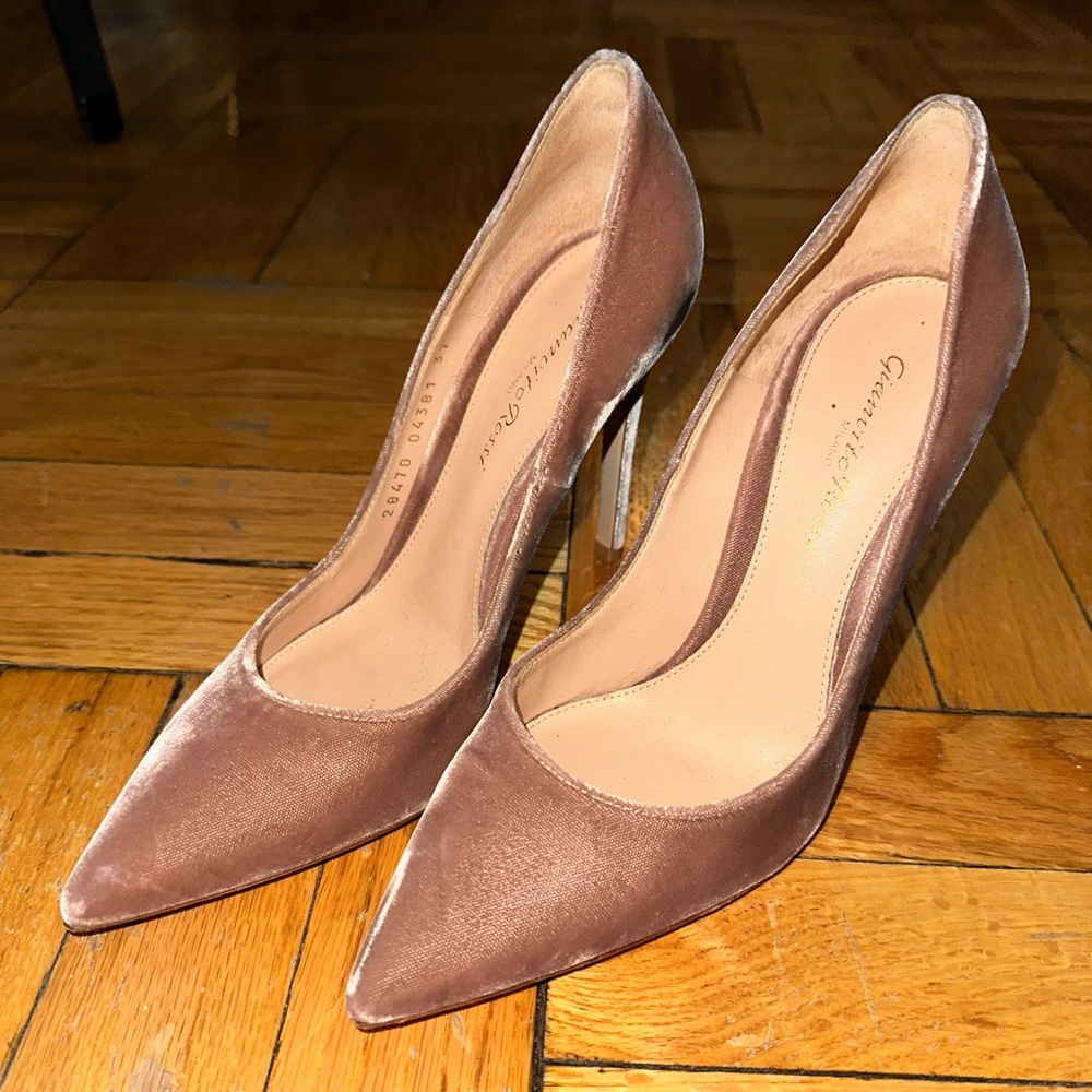 Gianvito Rossi Nude velvet pointed toe heels